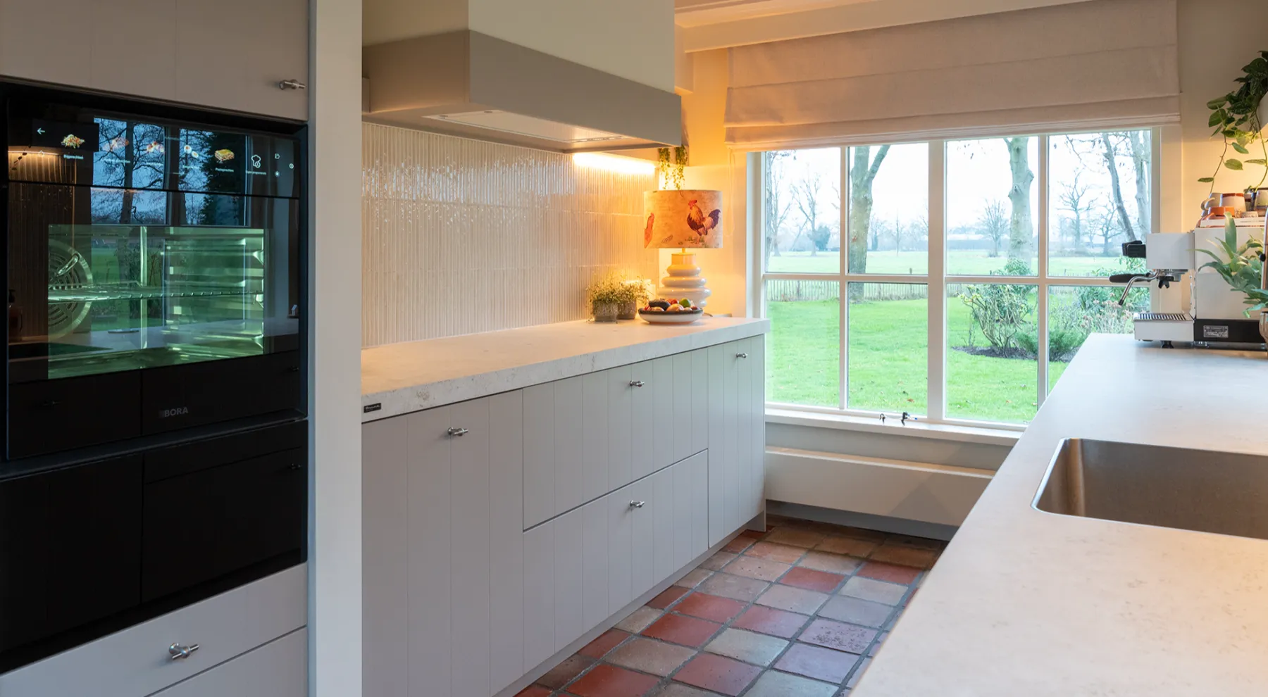 Modern landelijke keuken in sfeervolle woonboerderij